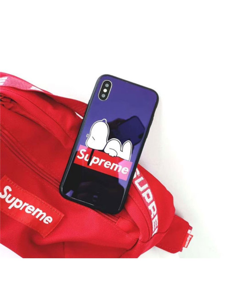 supreme シュプリーム iphone 14/14 pro max/13 pro max/13 mini/12/12 pro/12 mini/11/11pro max/xr/xs maxケース 可愛いスヌーピー付き galaxy s22/s22 plus/s22 ultra/s21/s21+/s21 ultra/s20/note20 ultra/s10/note10 pls/s9/s8ケースガラス表面 iphone テンアールケースファッション人気