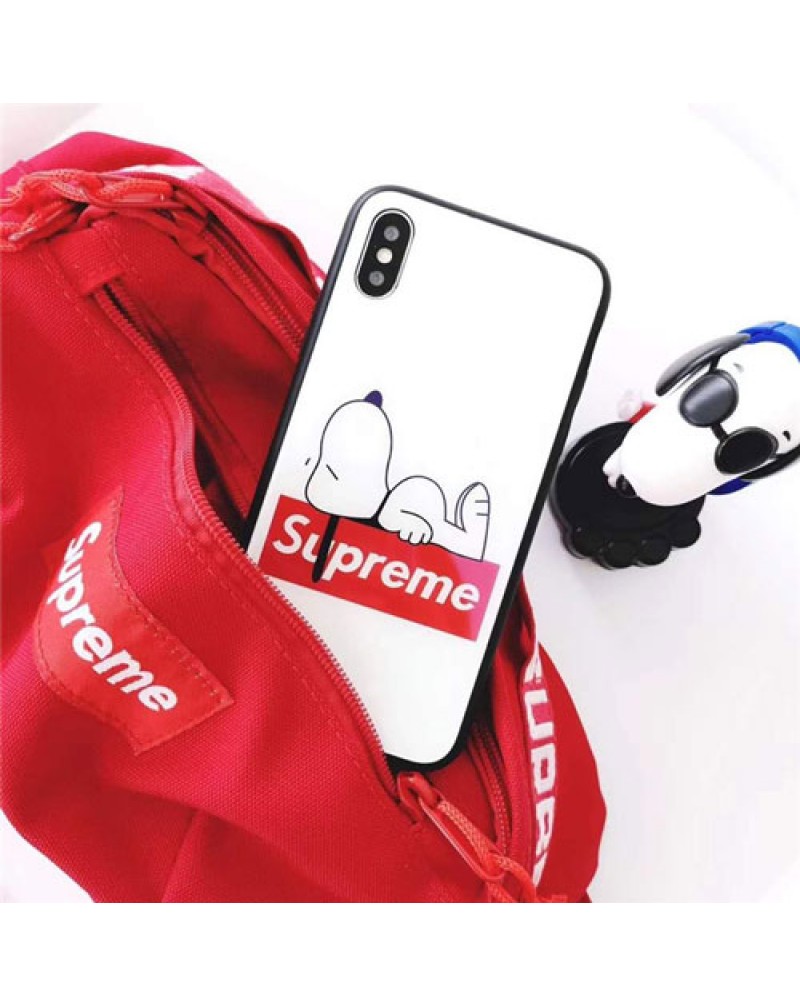 supreme シュプリーム iphone 14/14 pro max/13 pro max/13 mini/12/12 pro/12 mini/11/11pro max/xr/xs maxケース 可愛いスヌーピー付き galaxy s22/s22 plus/s22 ultra/s21/s21+/s21 ultra/s20/note20 ultra/s10/note10 pls/s9/s8ケースガラス表面 iphone テンアールケースファッション人気