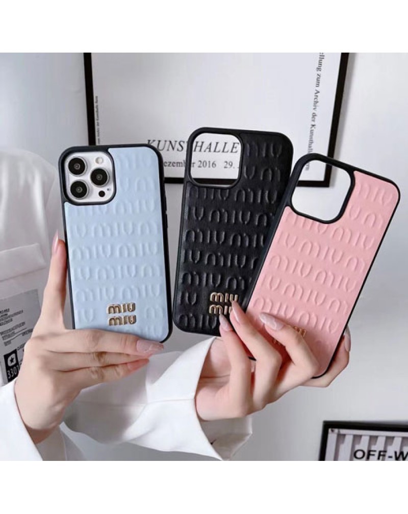 miu miu iphone 16pro/15pro max/15plus/14/14 pro/14 plus/14 pro maxケースミュウミュウ iphone13/13 pro/13 pro maxケースお洒落 iphone12/12 pro maxケースハイブランド iphone11/11 pro maxカバー高級女性向け保護性ジャケット型