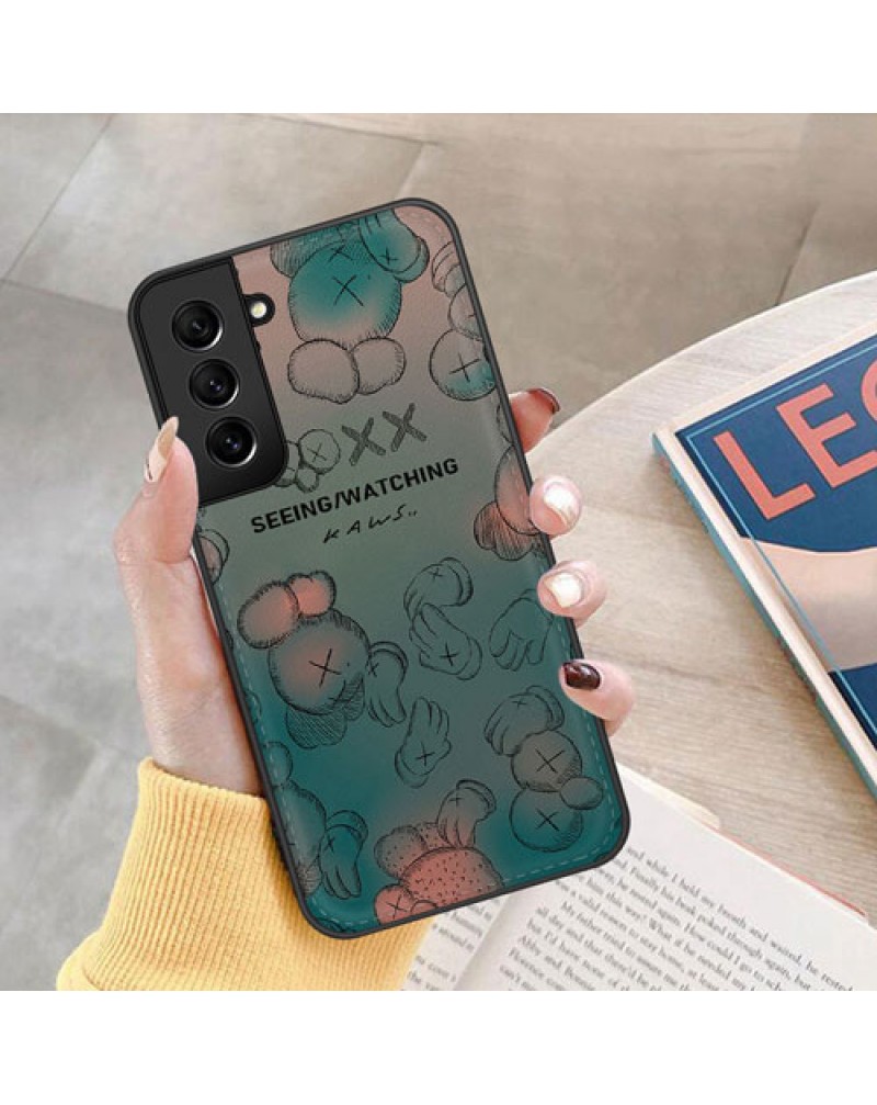 カウズ Galaxy s24/s23 ultraケースブランド galaxy s22 ウルトラケース潮流個性 アイフォン16pro/15pro保護ケース kaws iphone14pro max保護ケース超人気iphone13proカバーgoogle pixel 7aケース