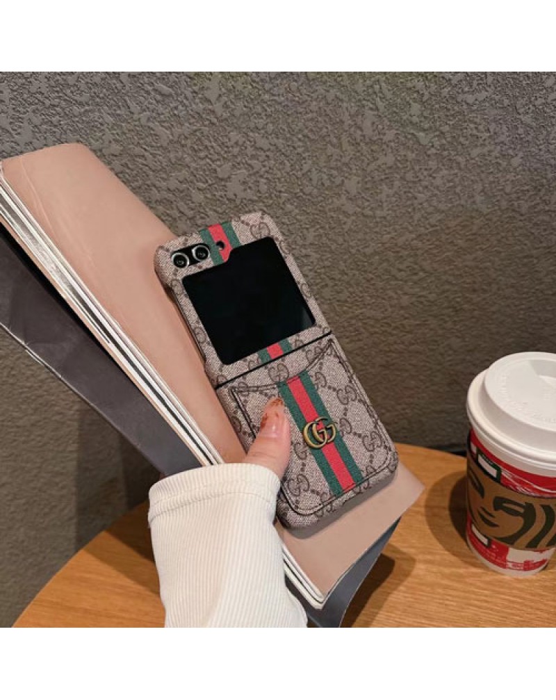 グッチ Galaxy Z flip6/z flip5保護ケースハイブランド galaxy z flip4ケース折畳みギャラクシーz flip3ケースカード入れお洒落ミツバチロゴ付きレザー製保護カバー