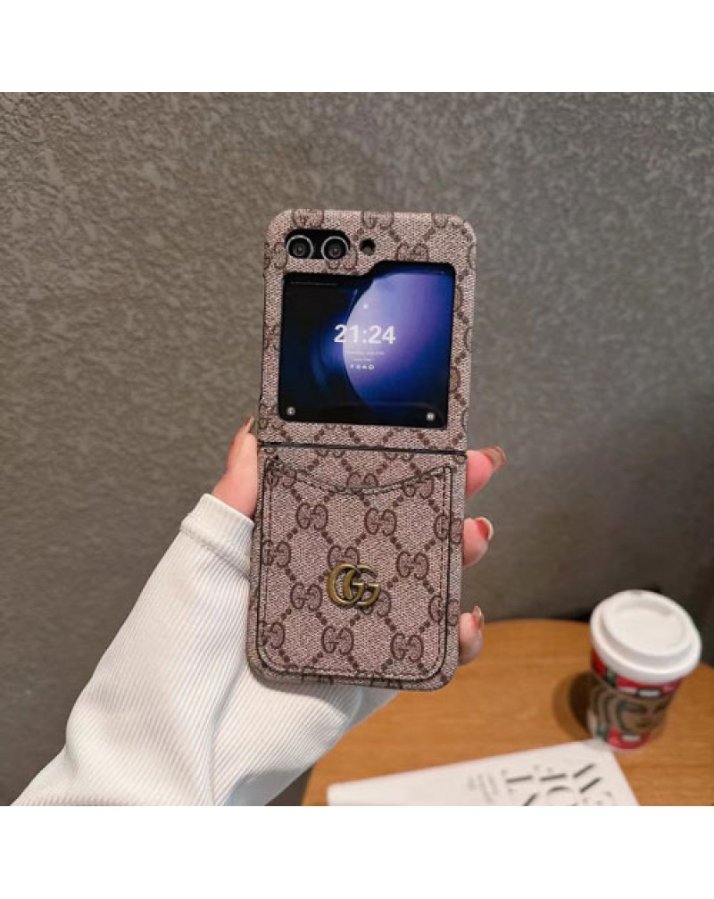 グッチ Galaxy Z flip6/z flip5保護ケースハイブランド galaxy z flip4ケース折畳みギャラクシーz flip3ケースカード入れお洒落ミツバチロゴ付きレザー製保護カバー