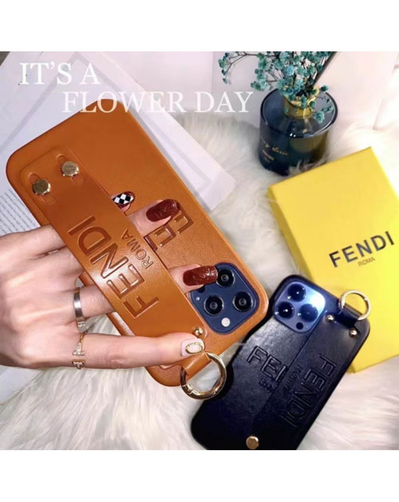 フェンデイ iphone 16 pro maxケースハンドベルト付きFENDI iPhone15 pro保護ケース経典人気アイフォン14プロマックスケース iphone13 12 pro携帯電話カバーファッション感