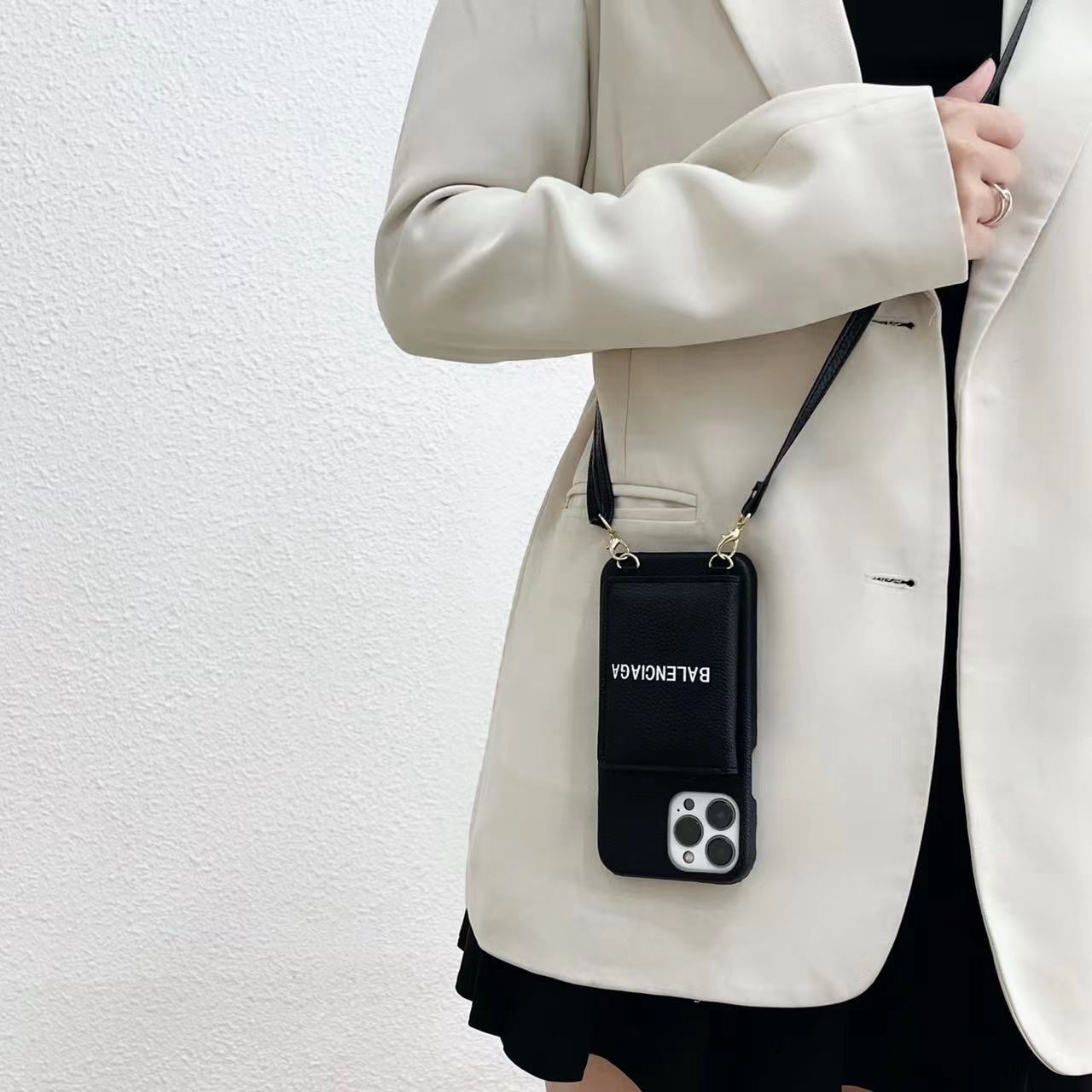 カード入れ balenciaga iphone12/12 pro maxケースショルダーストラップ付き