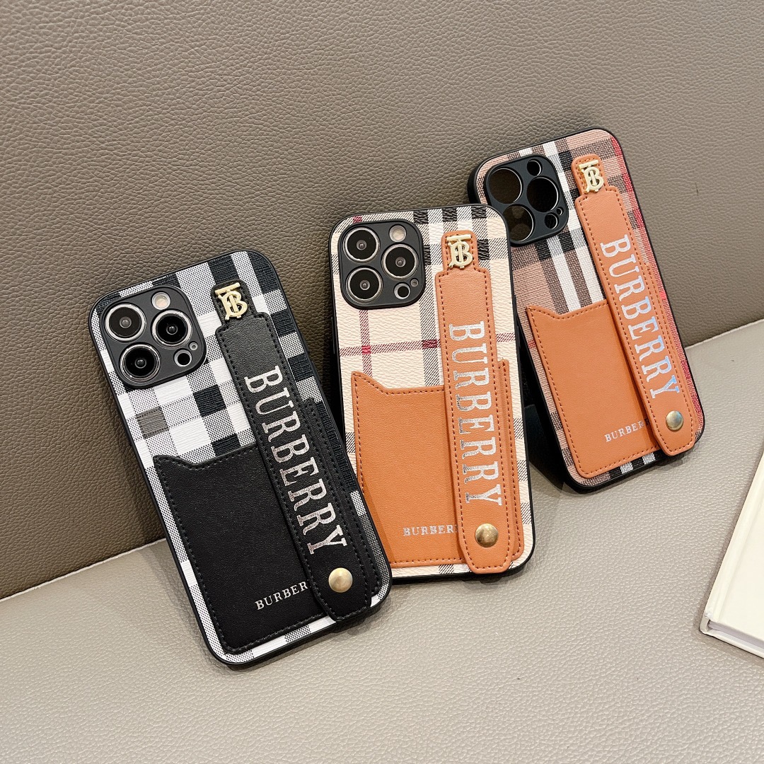 burberry iphone14 plusケースハンドベルト付き