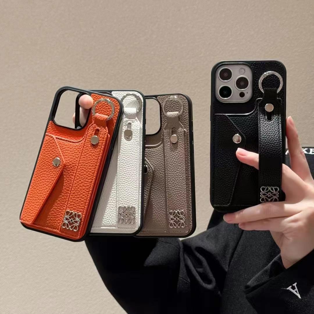 アイフォン15プロケースロエベハンドベルト付き