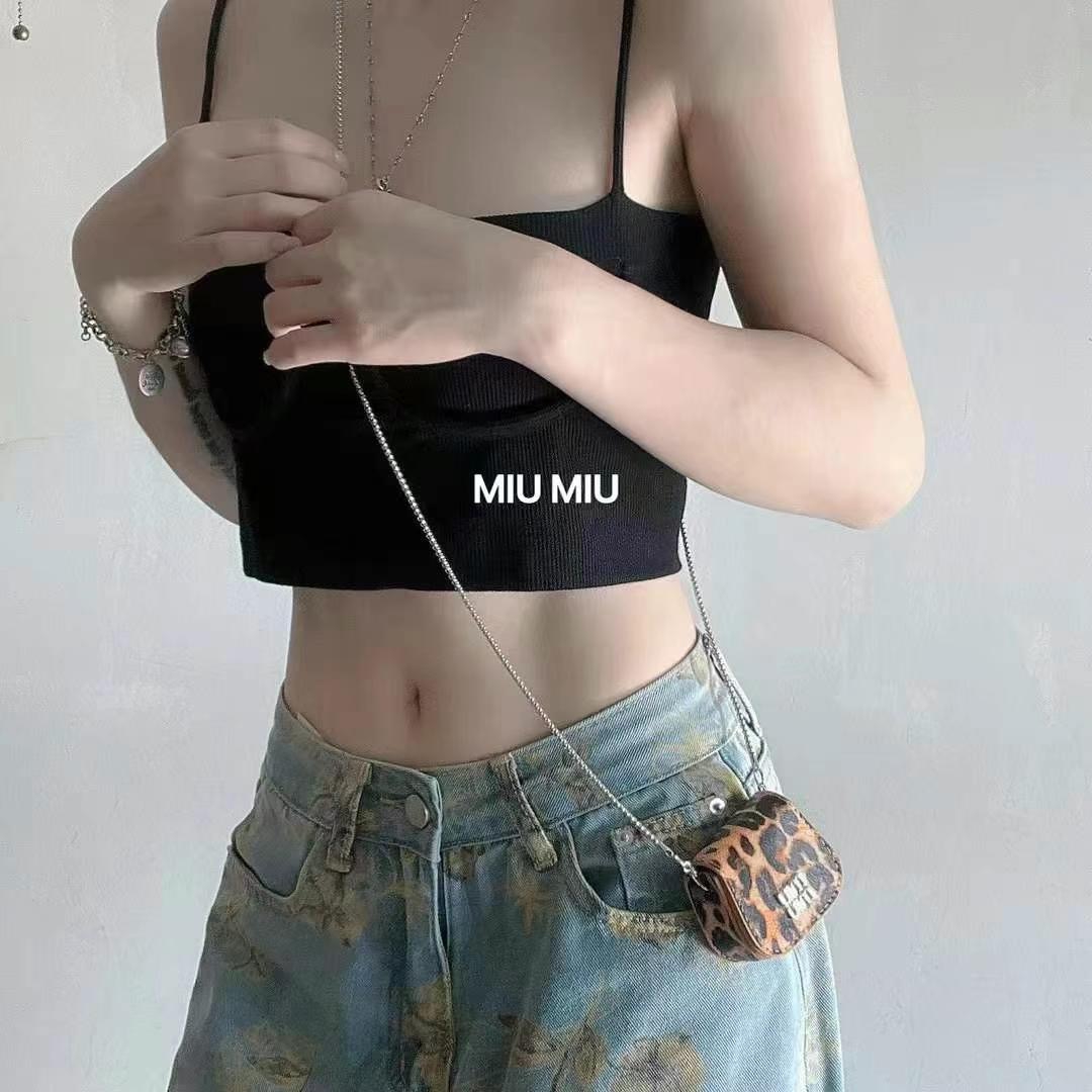 miu miu airpods 4世代ケースオシャレ