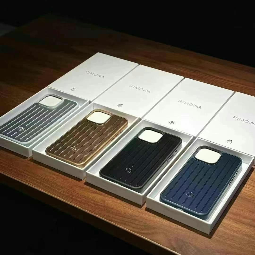 iphone15プロ保護ケースリモワ爆人気