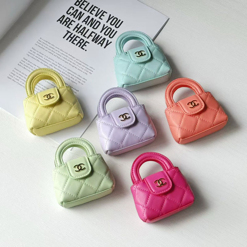 Airpods 4世代ケースシャネル